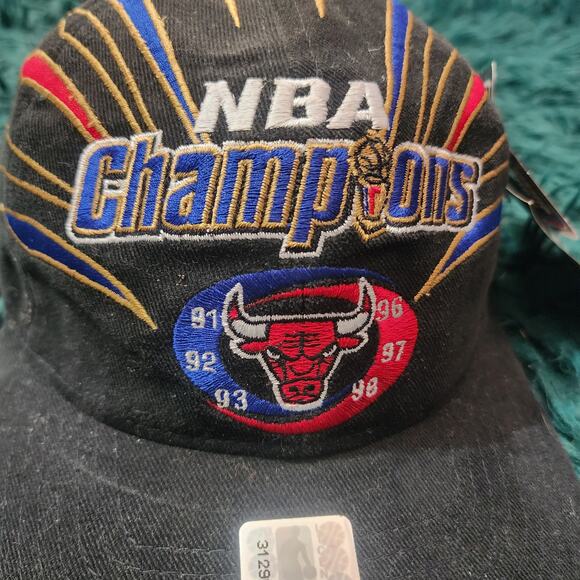 Vintage Chicago Bulls NBA Champions Starter Hat NWT 6x Titles - Picture 1 of 7